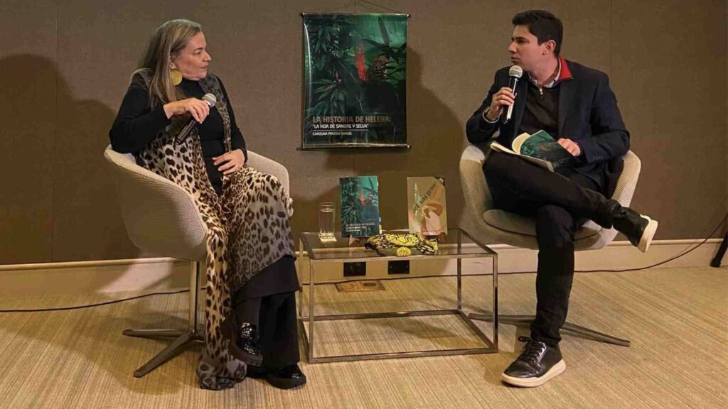 Lanzamiento del libro La historia de Helena: La hija de sangre y selva, de Carolina Poveda, en Estados Unidos.