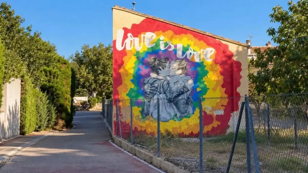 Mural en homenaje a personas LGBTIQ+ y a la Coalición por la Igualdad de Derechos.